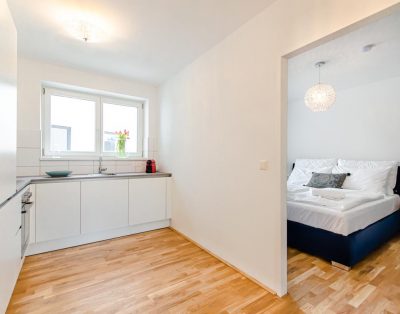 Helle moderne Dachwohnung in der Nähe des Stadtzentrums