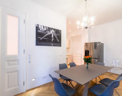 Elegante Unterkunft mit Balkon nahe dem Raimund Theater Wien