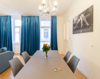 Elegant accommodation with balcony near the Raimund Theater Vienna