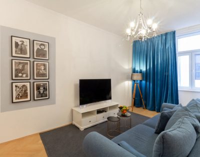 Elegant accommodation with balcony near the Raimund Theater Vienna