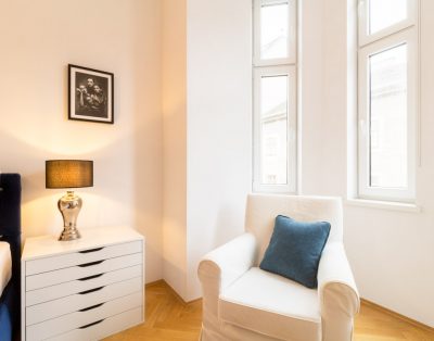 Elegante Unterkunft mit Balkon nahe dem Raimund Theater Wien