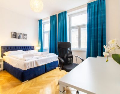 Elegant accommodation with balcony near the Raimund Theater Vienna