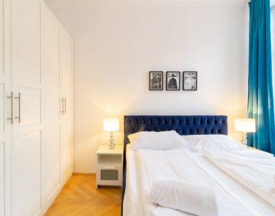 Elegant accommodation with balcony near the Raimund Theater Vienna