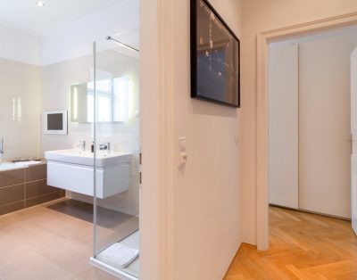 Elegante Unterkunft mit Balkon nahe dem Raimund Theater Wien