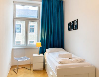 Elegant accommodation with balcony near the Raimund Theater Vienna