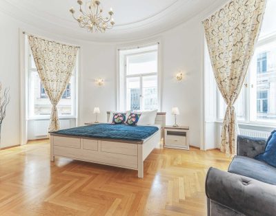 City apartment near Belvedere Palace & city center