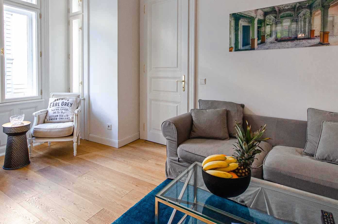 Exclusive living room in a serviced apartment in the 7th district of Vienna (Neubau)