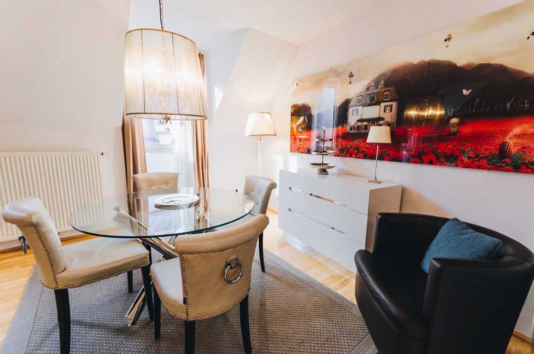 Exclusive furnished dining area in a serviced apartment in Vienna