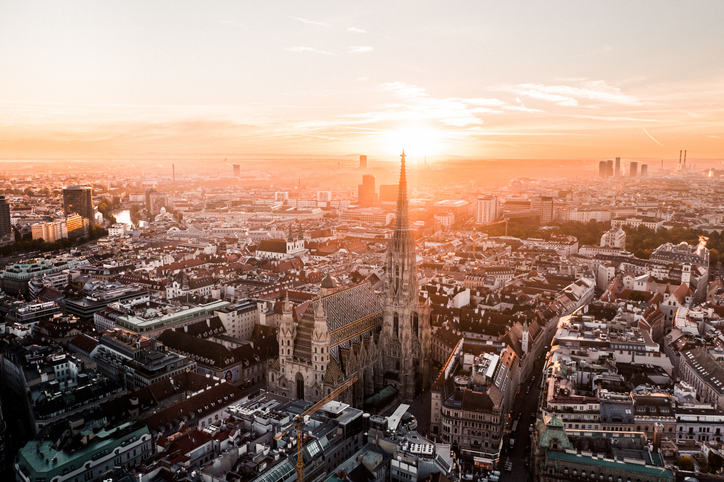 Stephansdom von oben in Wien